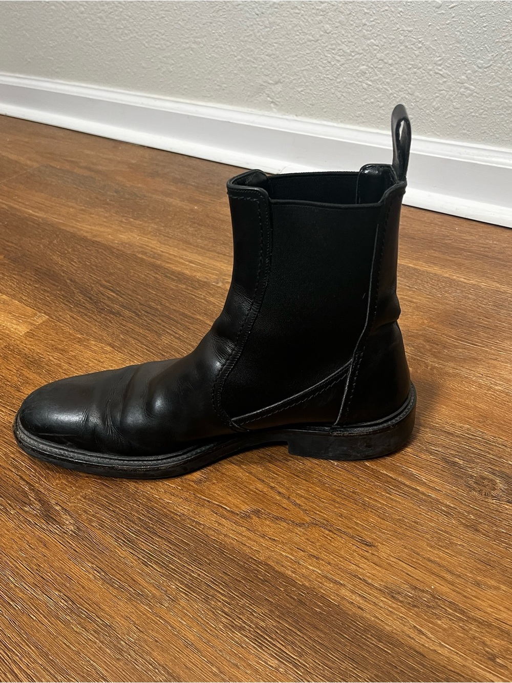 Gucci Black Leather Chelsea Pull On Boots Size 9.5 - Picture 4 of 9